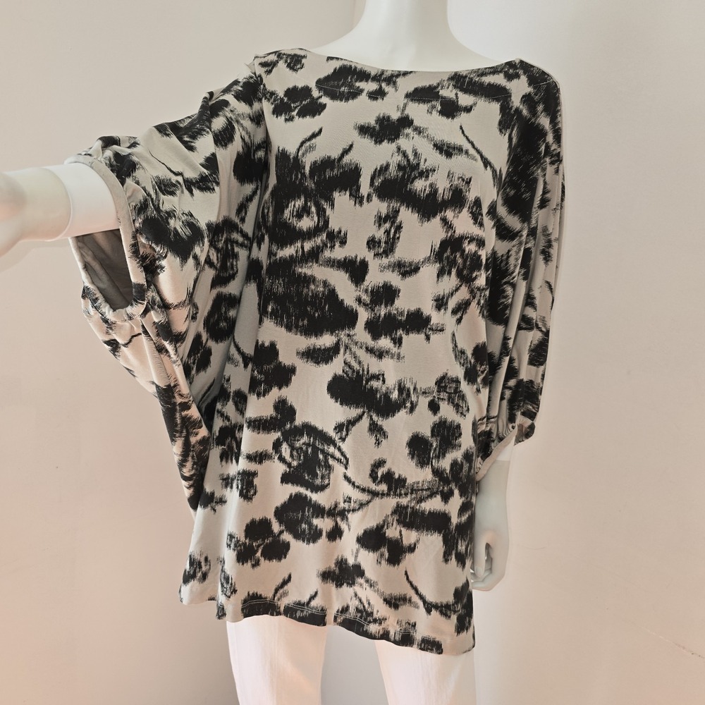 Bryn Walker Wilder Tunic Top Oversized Size M Lagenlook Layering Abstract NWT